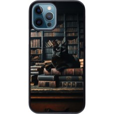 iPhone 12 / 12 Pro Case Hülle - Katze Bücher dunkel