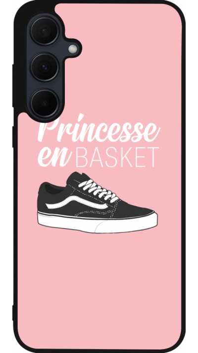 Coque Samsung Galaxy A35 5G - Silicone rigide noir princesse en basket