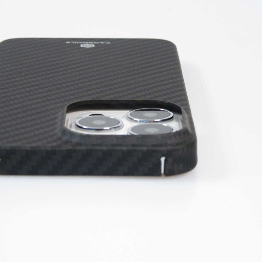 iPhone 15 Pro Max Case Hülle - Carbomile Schutzcase aus echtem Aramid Carbonfaser - Schwarz