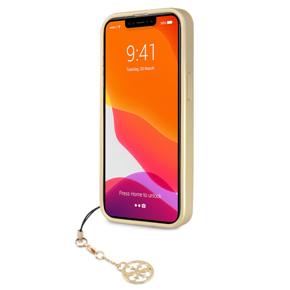 iPhone 13 Pro Max Case Hülle - Guess Leinwand Kunstleder Monogramm goldenen Metall-Logo mit Charm Anhänger - Braun / gold