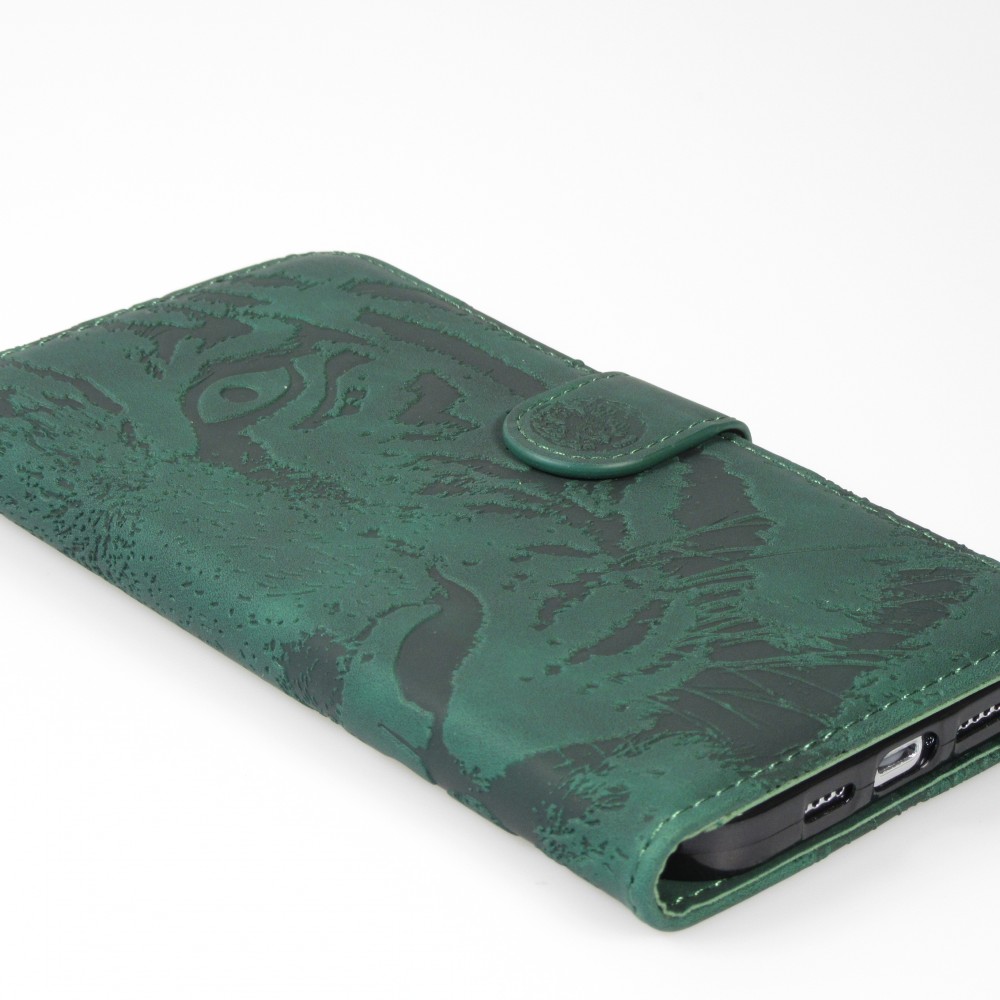 iPhone 14 Max Case Hülle - 3D Flip Kunstleder Auge des Tigers - Grün