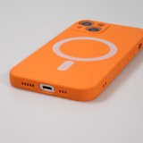 iPhone 15 Case Hülle - Soft-Shell silikon cover mit MagSafe und Kameraschutz - Orange